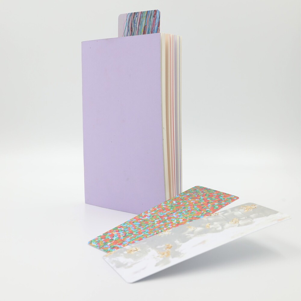 Buchzeichen mit Strichen